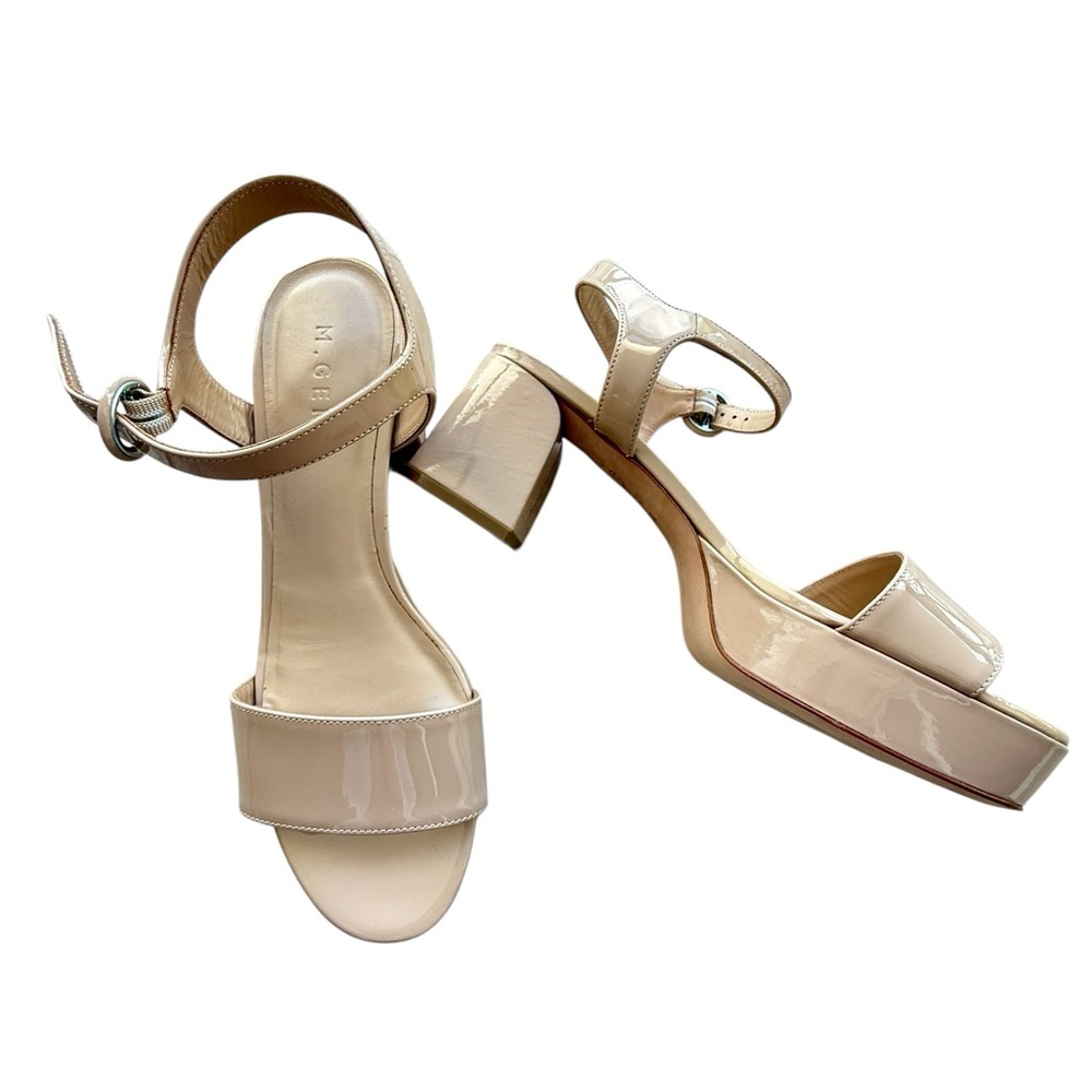 Elegant Beige Patent Leather Heels. Chunk heel. Size 38.5. Like new.